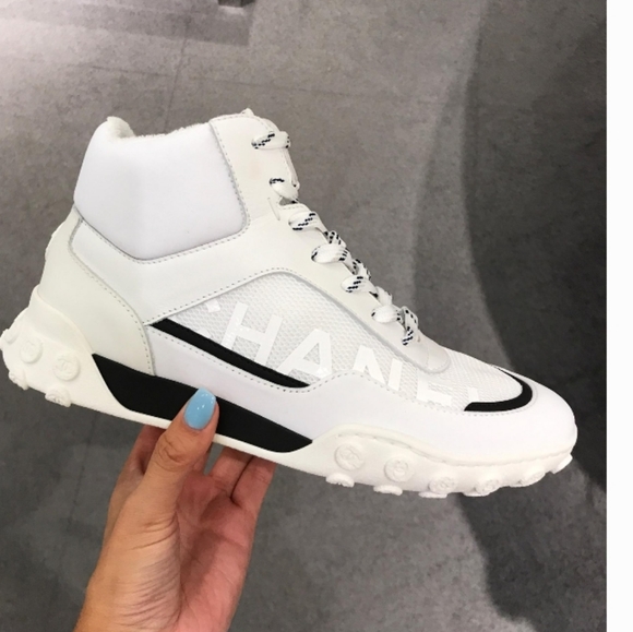 SOLD! Chanel hi top sneakers size 7 - Picture 2 of 4